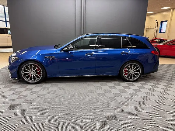 Mercedes-Benz C63 2024 photo 3