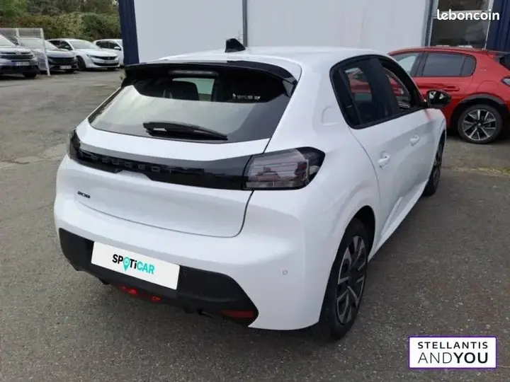 Peugeot 208 2024 photo 3