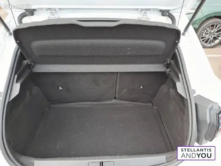 Peugeot 208 2024 photo 4