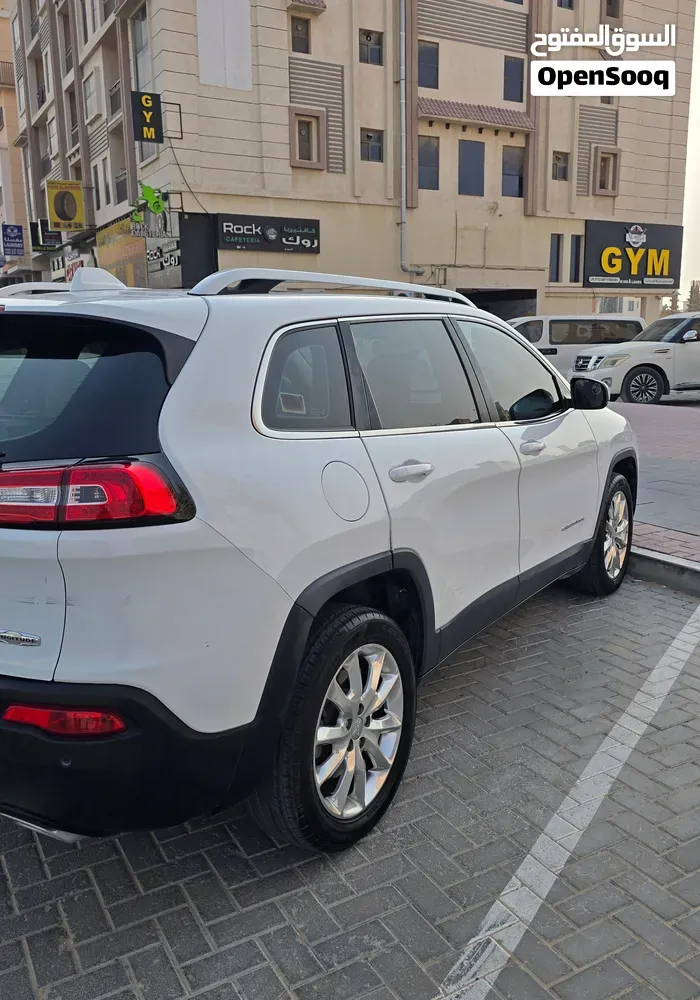 Jeep Cherokee 2015 photo 2