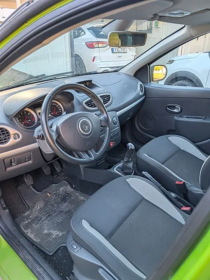 Renault Clio 2011 photo 5