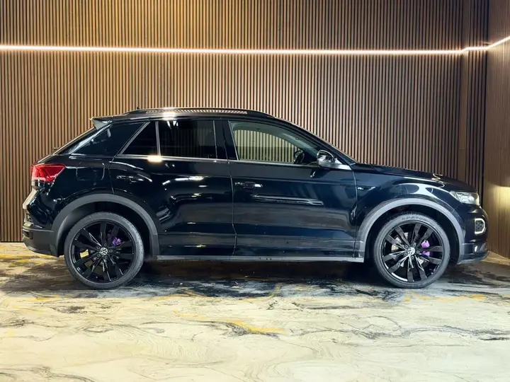 Volkswagen T-Roc 2020 photo 2
