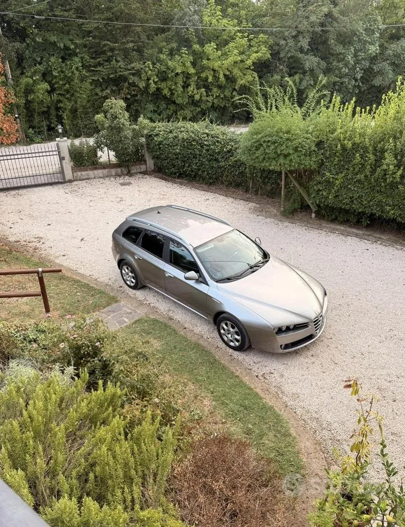 Alfa Romeo 159