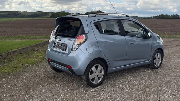 Chevrolet Spark 2011 photo 4