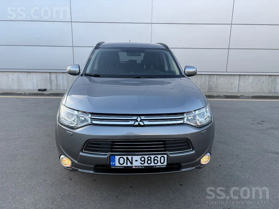 Mitsubishi Outlander 2013 photo 3
