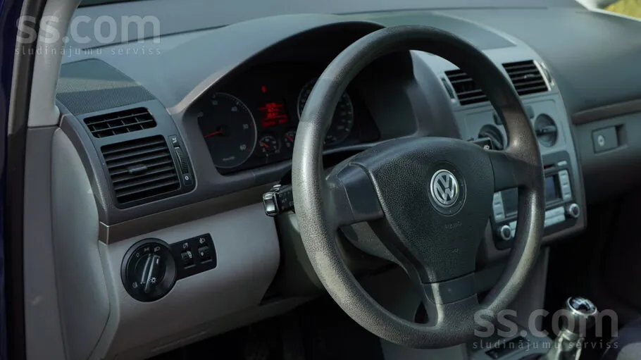 Volkswagen Touran 2007 photo 5