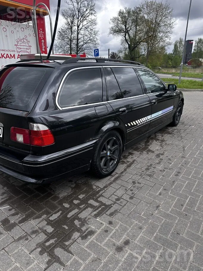 BMW 530