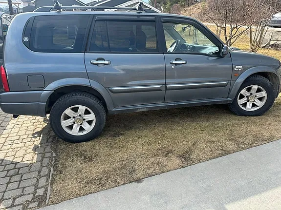 Suzuki Xl7 2006 photo 3