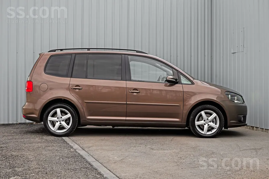 Volkswagen Touran 2011 photo 5