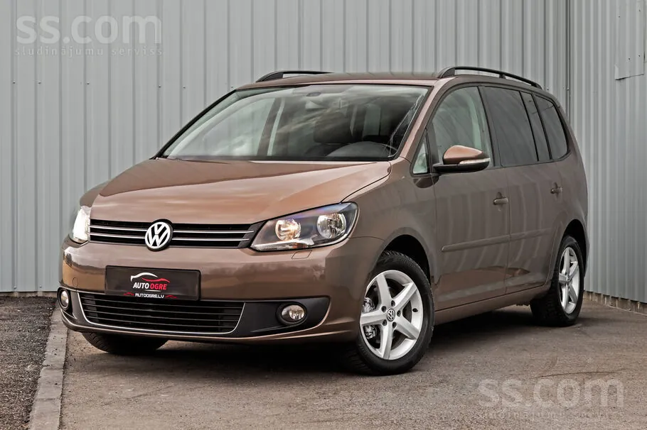 Volkswagen Touran 2011 photo 2