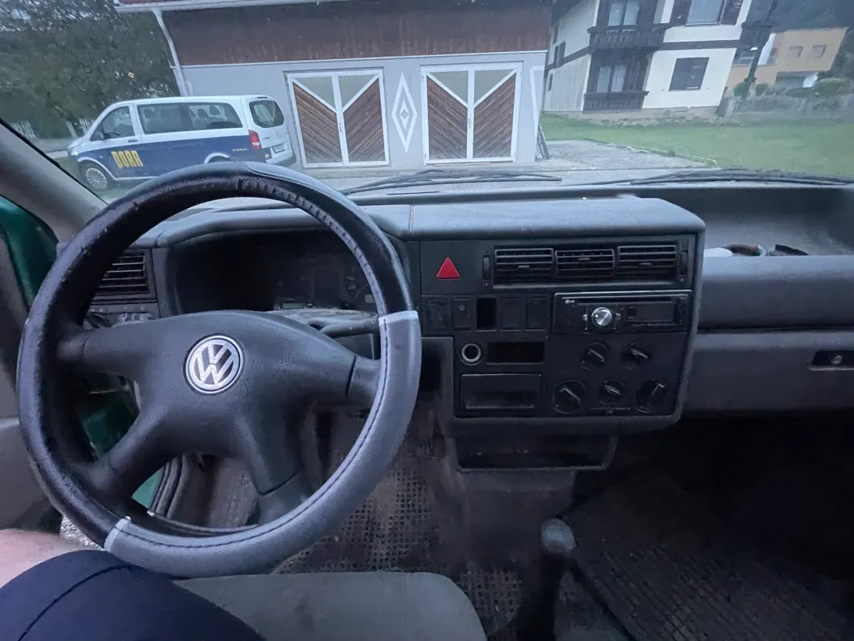 Volkswagen T4 2000 photo 3