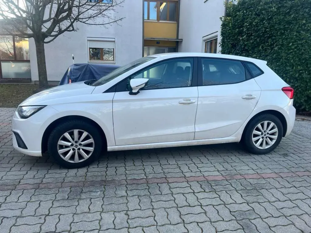 Seat Ibiza 2024 photo 2