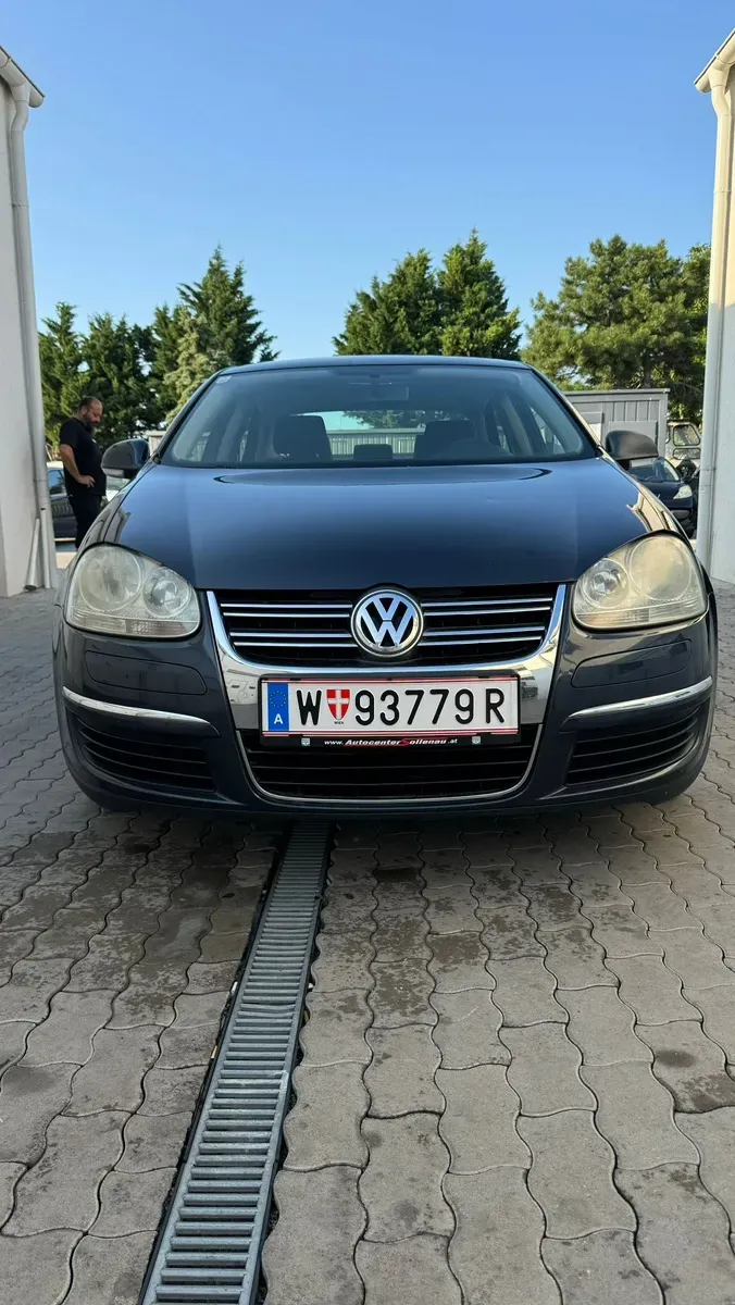 Volkswagen Jetta 2005 photo 2