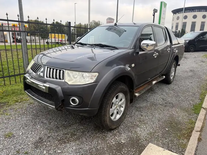 Mitsubishi L200