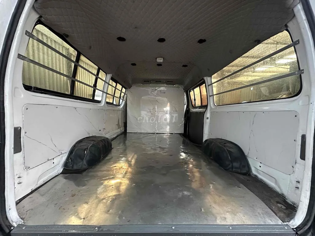Toyota Hiace 2006 photo 5