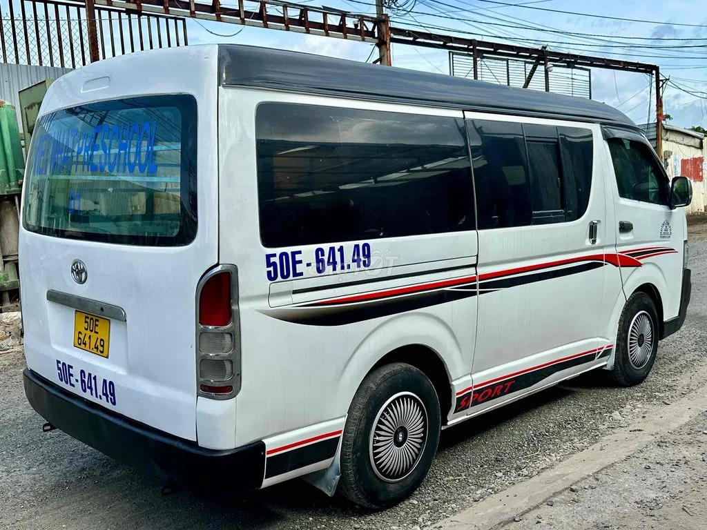 Toyota Hiace 2006 photo 3