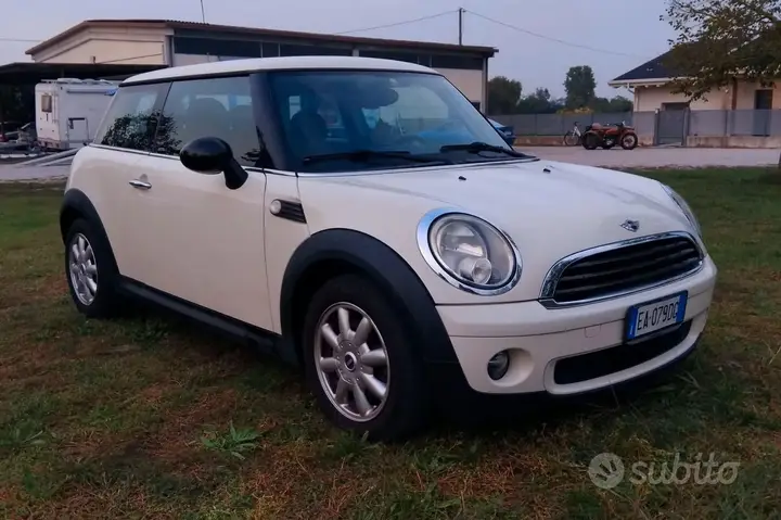 Mini Cooper 2009 photo 2