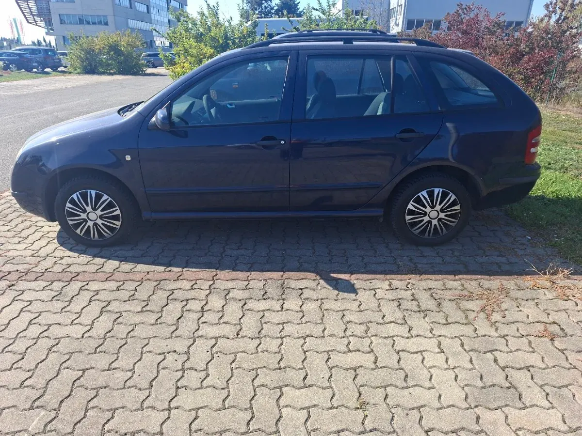 Skoda Fabia 2004 photo 2