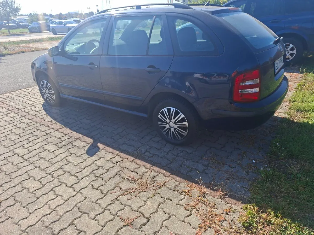 Skoda Fabia 2004 photo 3