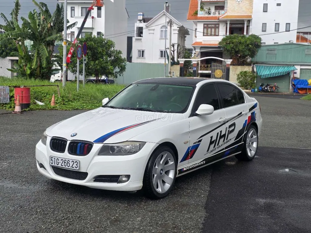 BMW 3 Series 2010 photo 4