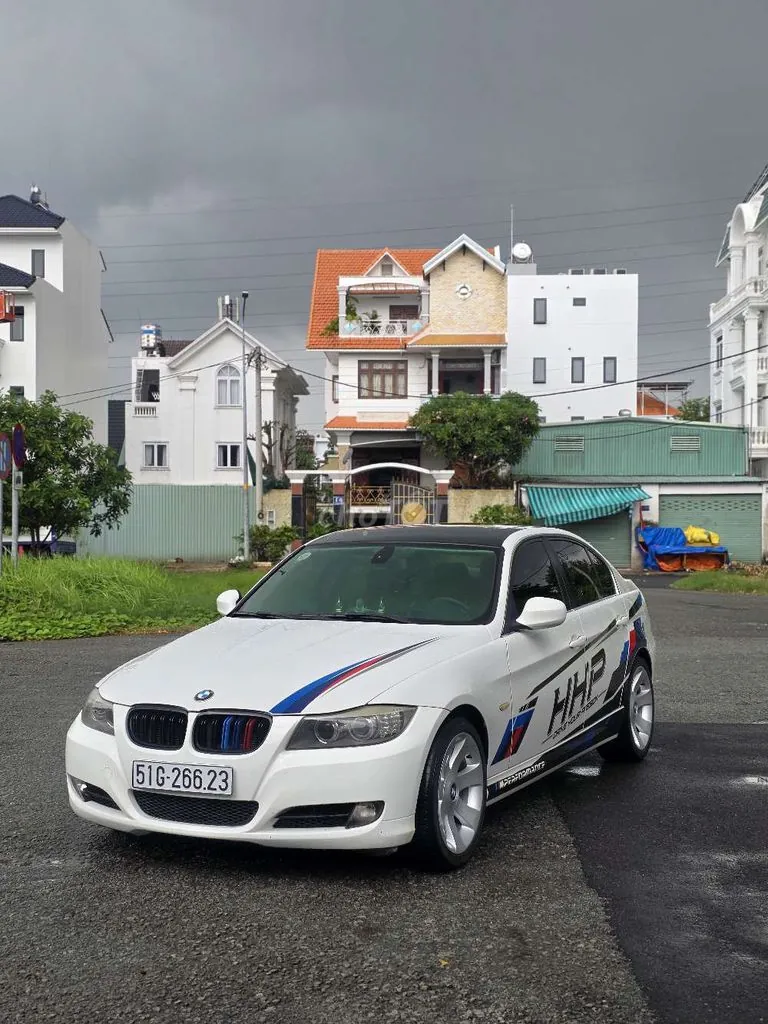 BMW 3 Series 2010 photo 5