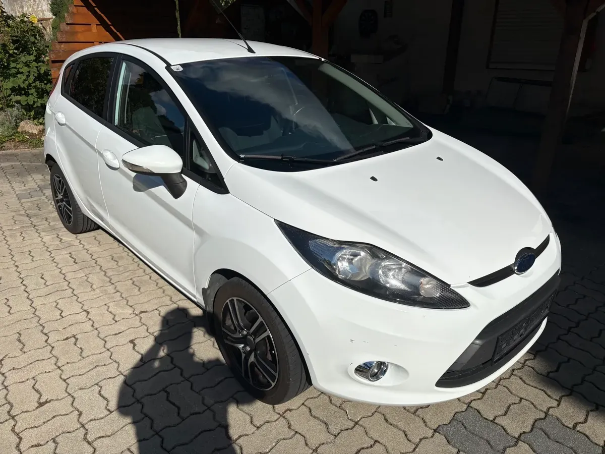Ford Fiesta 2012 photo 3