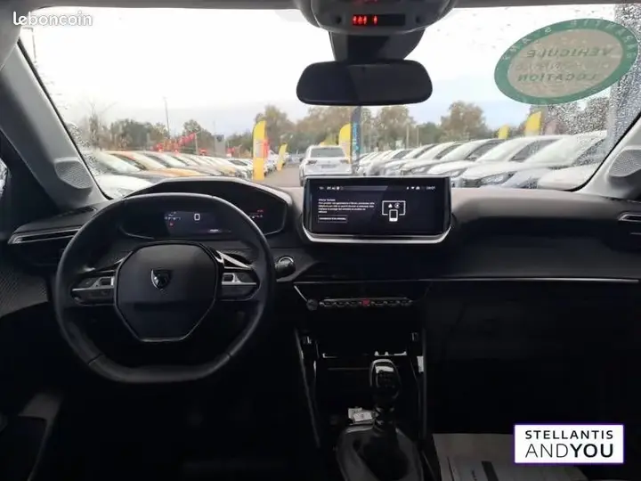 Peugeot 208 2024 photo 2
