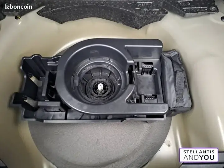 Peugeot 208 2024 photo 5