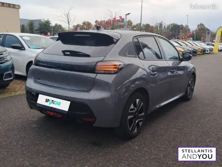 Peugeot 208 2024 photo 3