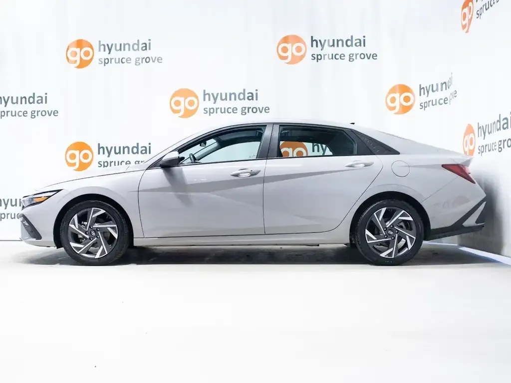 Hyundai Elantra 2025 photo 3