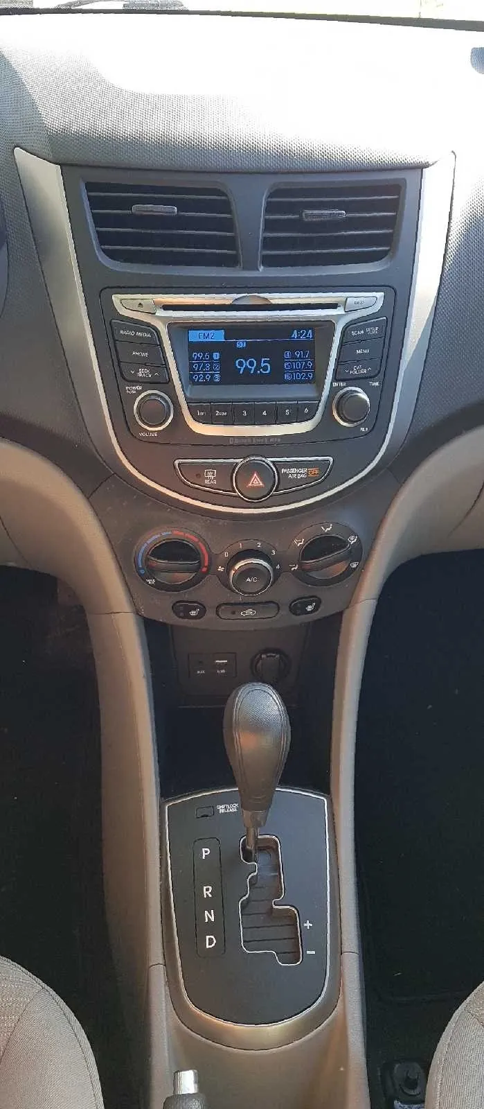 Hyundai Accent 2015 photo 5