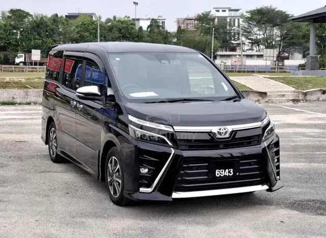 Toyota Voxy 2.0 Zs