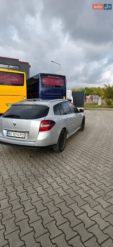 Renault Laguna 2012 photo 5