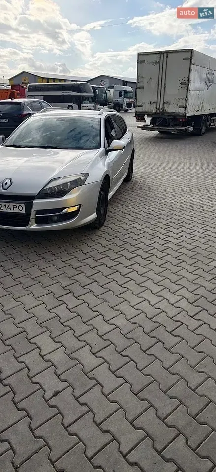 Renault Laguna 2012 photo 4