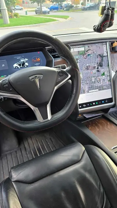 Tesla Model X 2017 photo 4