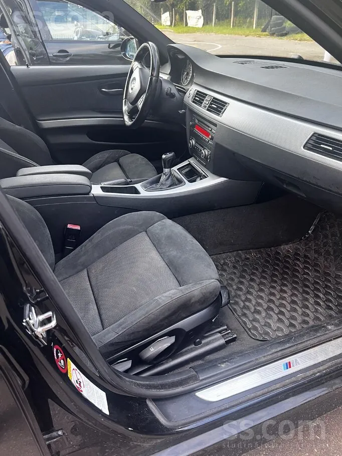 BMW 325 2008 photo 4