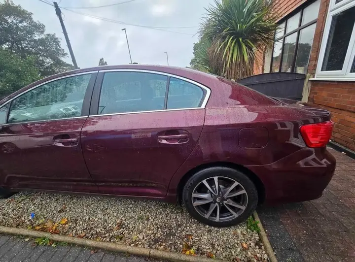 Toyota Avensis 2014 photo 4
