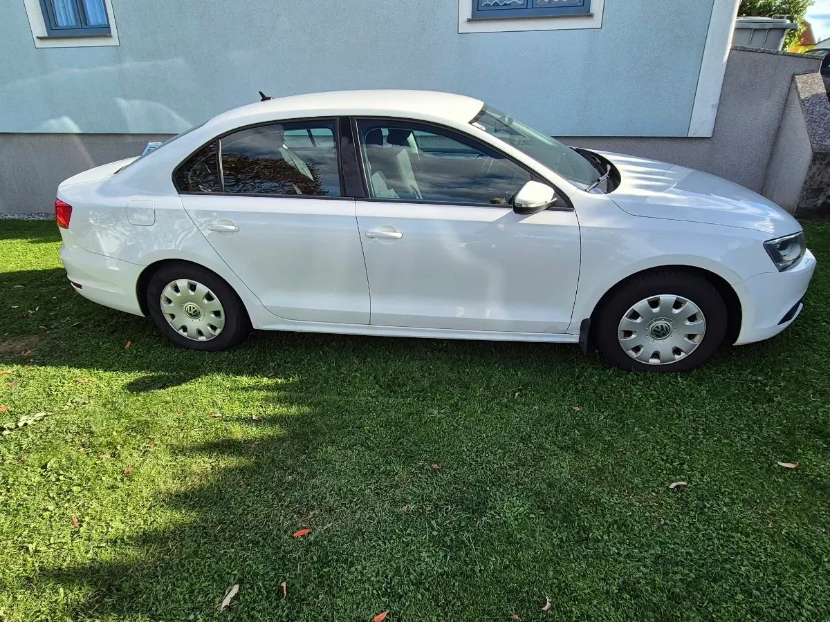 Volkswagen Jetta 2012 photo 2
