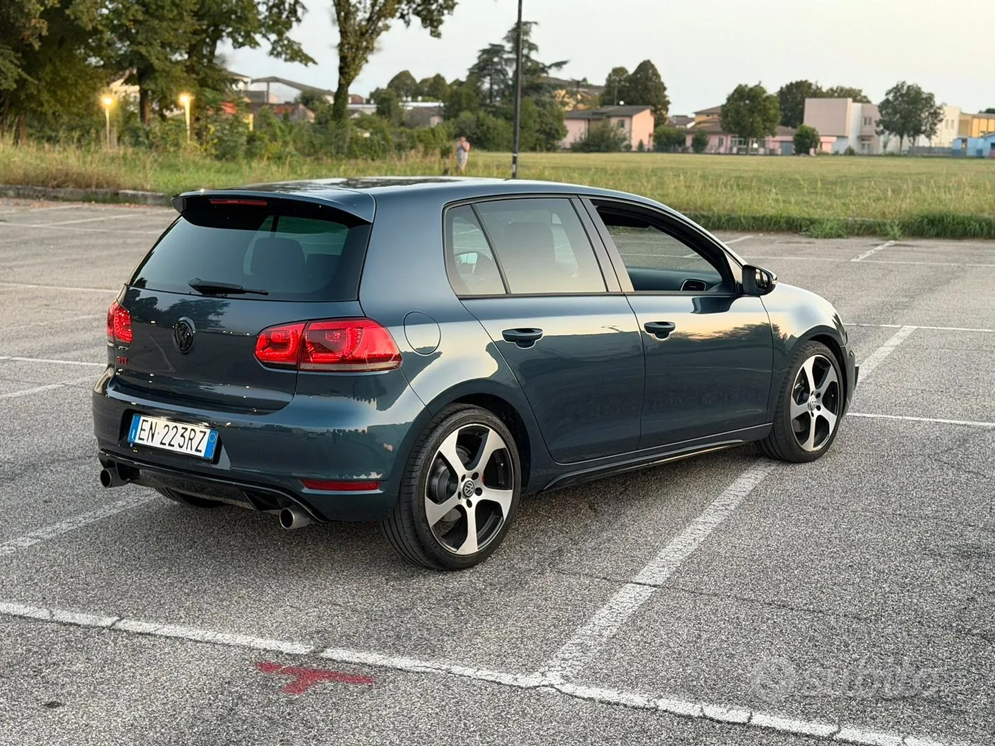 Volkswagen Golf 2012 photo 2