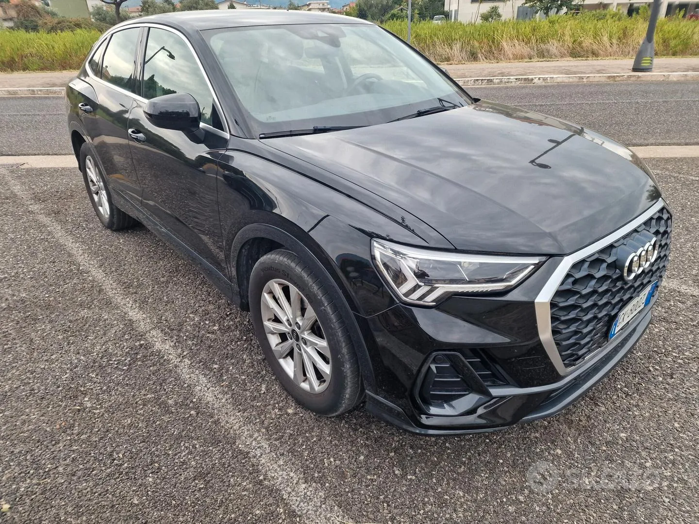 Audi Q3 2022 photo 2