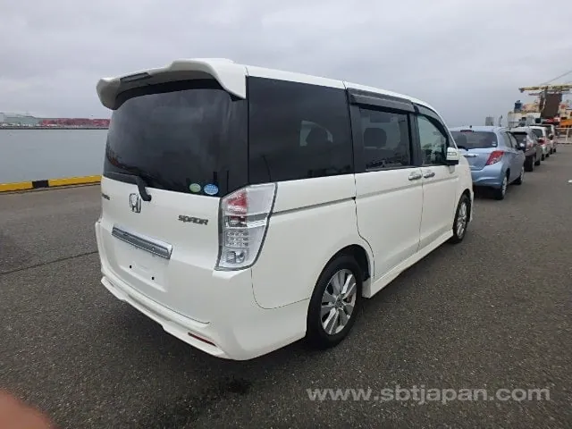 Honda Stepwagon 2011 photo 4