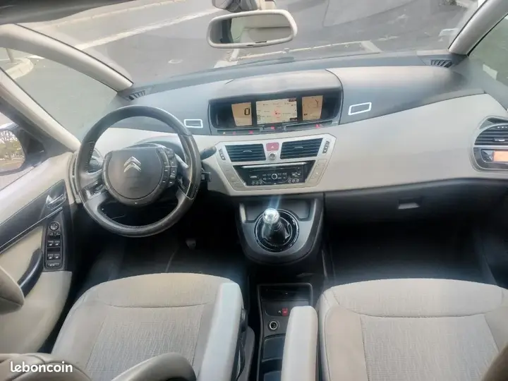 Citroen C4 Picasso 2011 photo 2