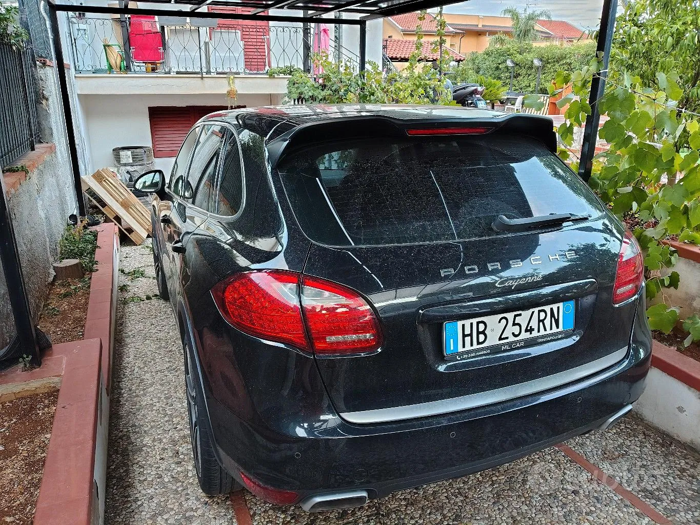 Porsche Cayenne 2013 photo 2