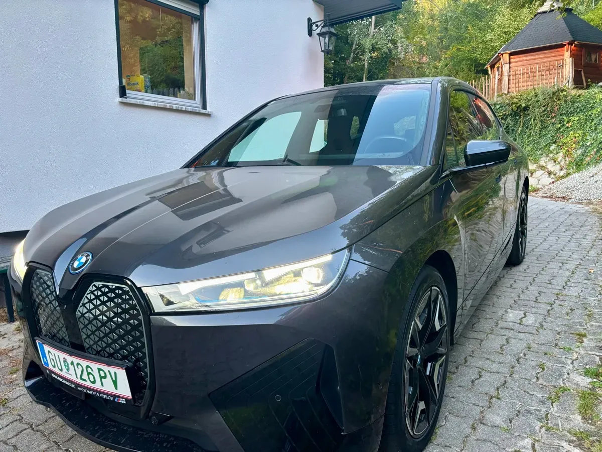 BMW Ix 2022 photo 2