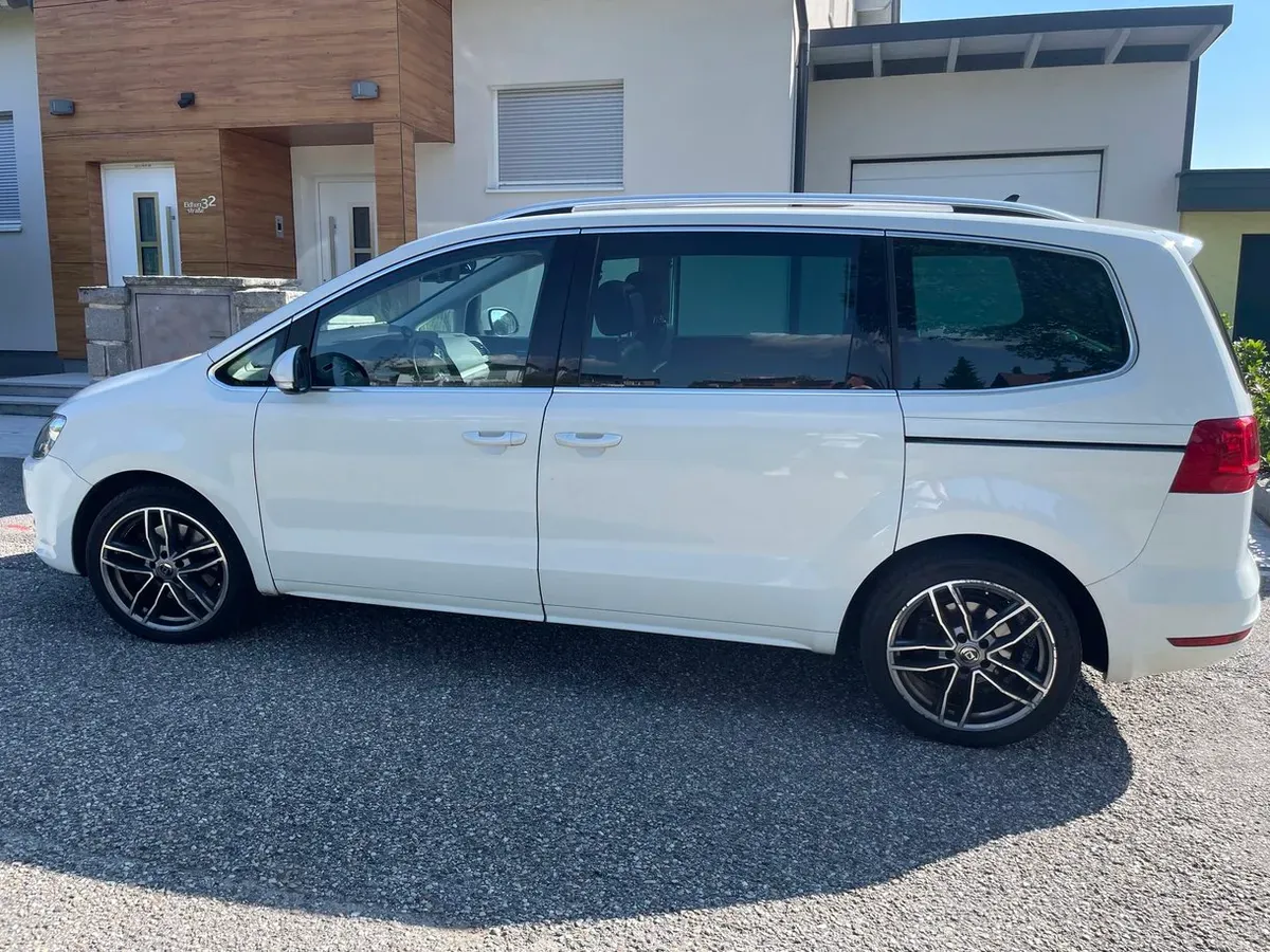 Volkswagen Sharan 2014 photo 2