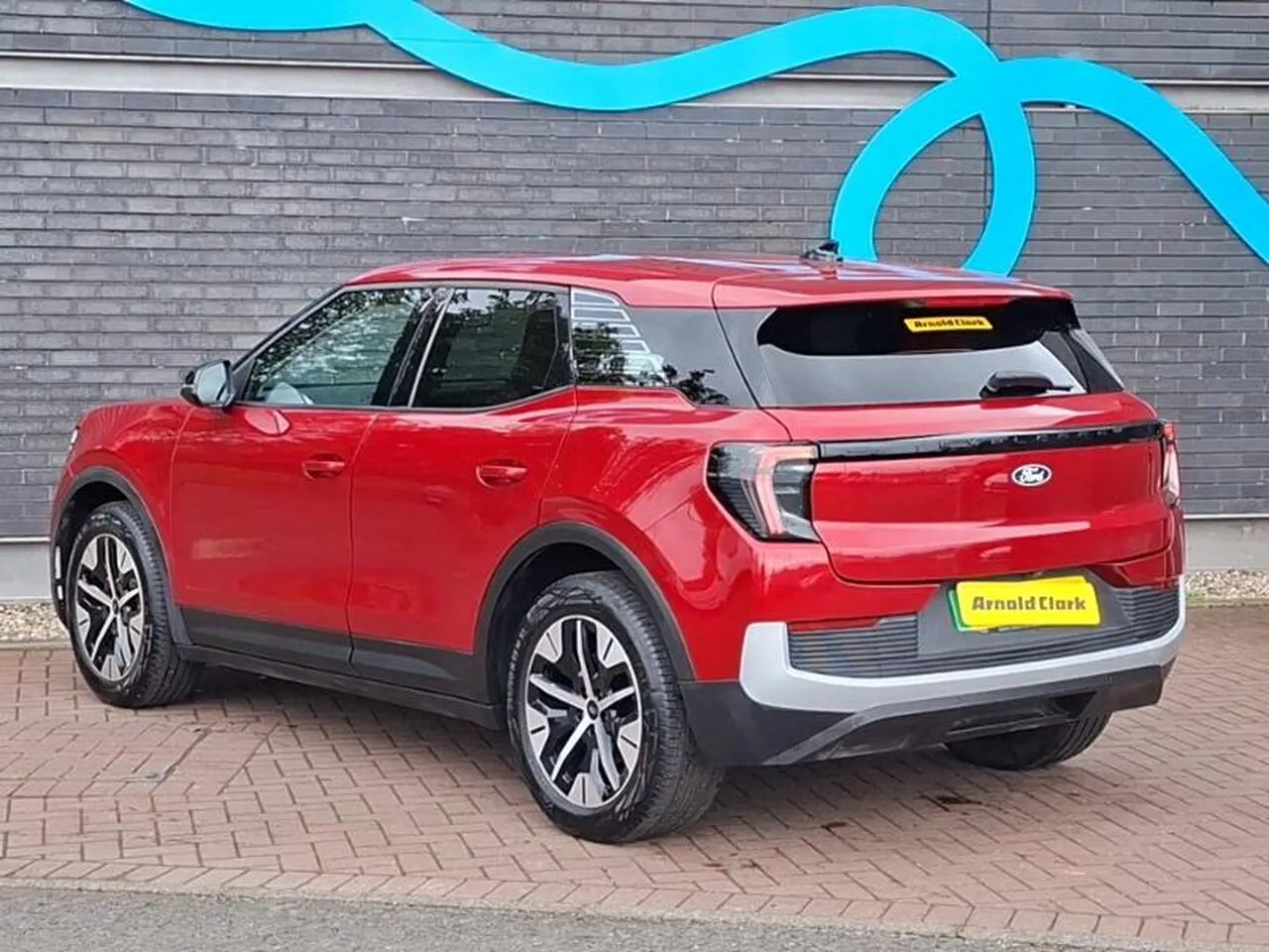 Ford Explorer 2025 photo 2