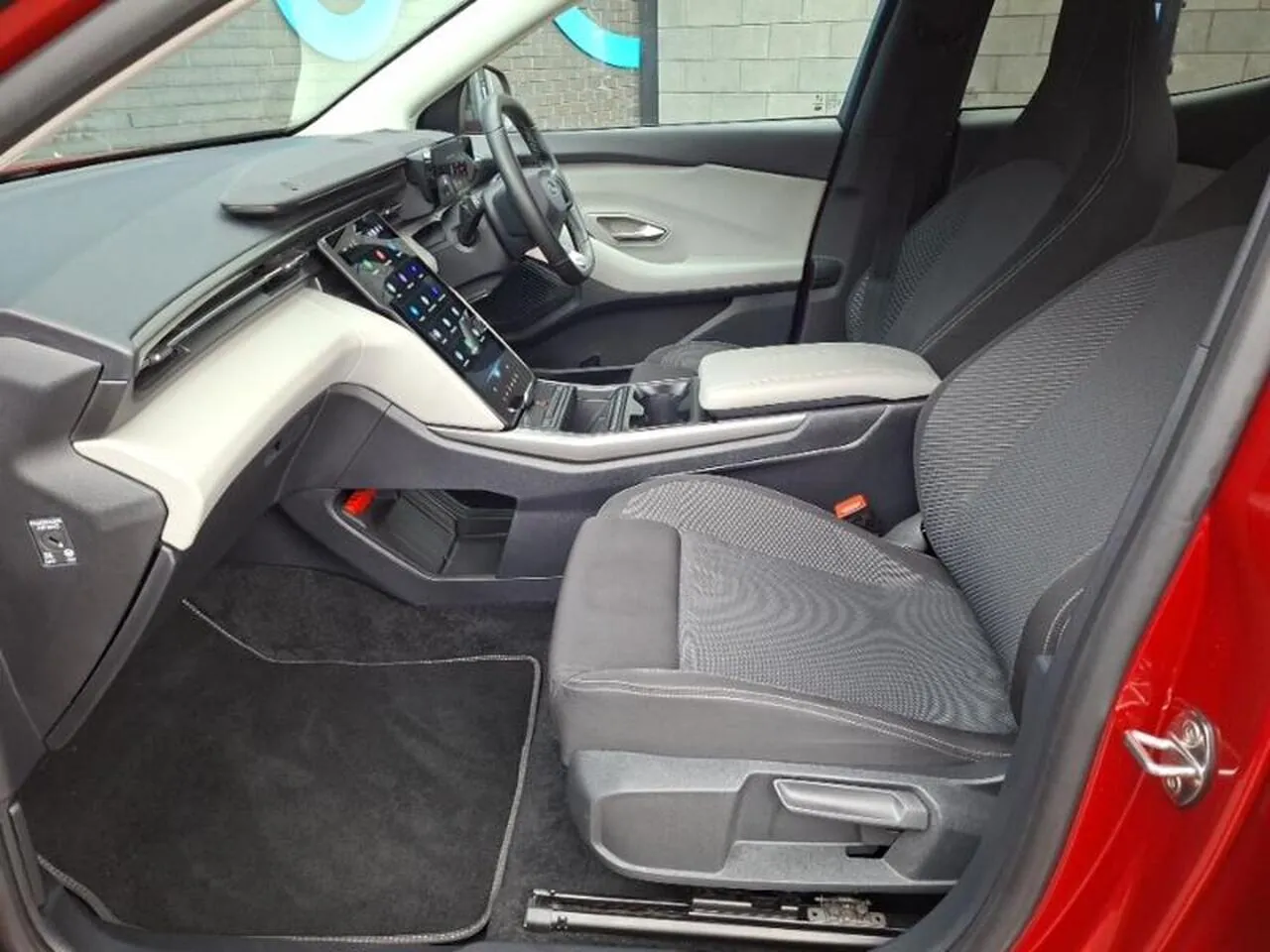 Ford Explorer 2025 photo 5