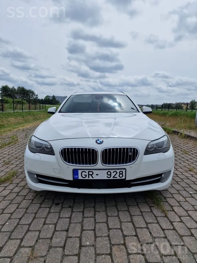 BMW 523