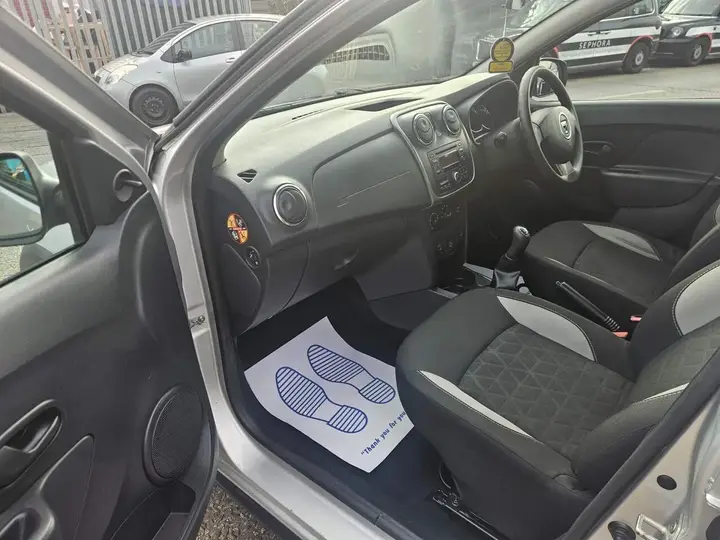 Dacia Sandero 2015 photo 2