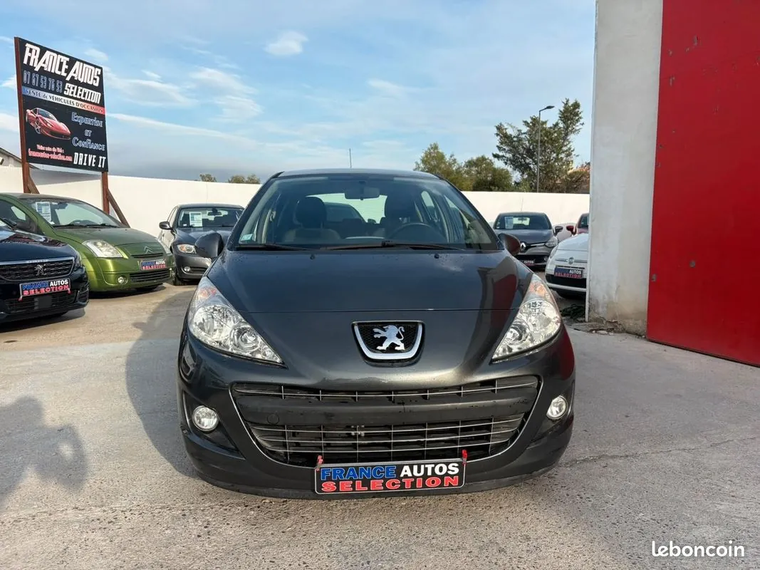 Peugeot 207 2013 photo 2